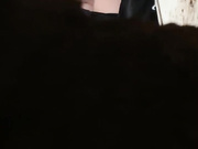 沟厕偷拍，小心翼翼