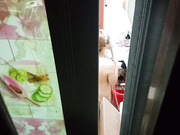 偷拍邻居少妇洗澡,