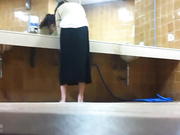 【精品推薦】手持移動設備偷錄公共衛生間各色美女少婦尿尿 形態各異逼逼看得讓人欲火焚身 720P高清原版