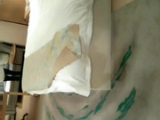 网约大学生小嫩妹身材娇小肤白貌美嫖客一点不怜香惜玉狠狠干小妹妹有点受不了了连肏2炮射完还要看看避孕套怕漏了