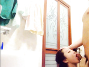 白天为人师表,夜晚淫骚不堪的漂亮女神老师洗手间偷偷和第一次来家的男友肏逼自拍,强忍着兴奋不敢大叫!