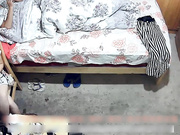 【經典盜攝】居家攝像頭黑客破解拍攝到的各年齡段夫妻居家更衣沐浴日常生活 原版高清