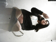 商场内部员工女厕偷拍性感肉丝美眉看看自己擦完逼逼的卫生纸