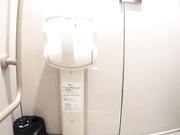 【全網首發】【商場蹲廁】外站最新流出多角度偷拍美女噓噓，其中有幾個顏值氣質美女，身材都很不錯 16人次～原版高清