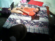 光頭小哥出租屋約了個豐滿少婦小姐姐泄瀉火 貌似是憋壞了內射一炮居然沒滿足肉棒還是硬硬的 最後只好啃奶自擼了～720P高清