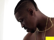 性感重纹身荡妇被黑人巨根干到直翻白眼