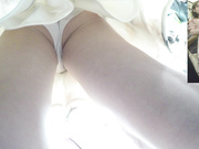 【稀缺資源】【抄底精品】地鐵露臉抄底跟拍極品連衣裙清純美女的裙底 蕾絲內內看得讓人欲火焚身 1080P高清原版