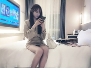 约大长腿网红妹，花臂纹身腰细胸大扶着小腰打桩机快速进出