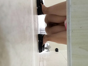 廁拍大神潛入某高校教學樓公共女廁偷拍大學生美女如廁噓噓 貌似有幾個妹子顏值不錯 720P高清原版