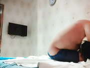 勾搭按摩女享受骚技师的口活服务淫声荡语