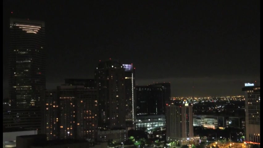 黑丝极品人妖阳台上吃JJ撅起屁股插入菊爆射