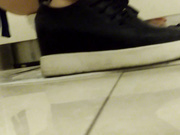 万达里服装店员工wc偷拍