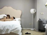 漂亮马尾小姐姐口活不错认真吸吮主动骑乘屁股猛坐