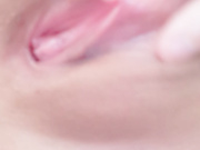 少女自慰小穴近距离玩弄流水