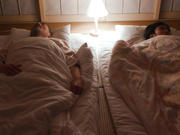 [NSFS-079] ザ 和姦12 犯●れた男に狂う妻～夫の横で強引に奪われて  ～紫月ゆかり - 2of5