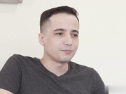 凯拉·克罗夫特正在寻找森林中的子宫