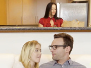 『中文字幕』爸爸操我白嫩女友上位大屌暴插